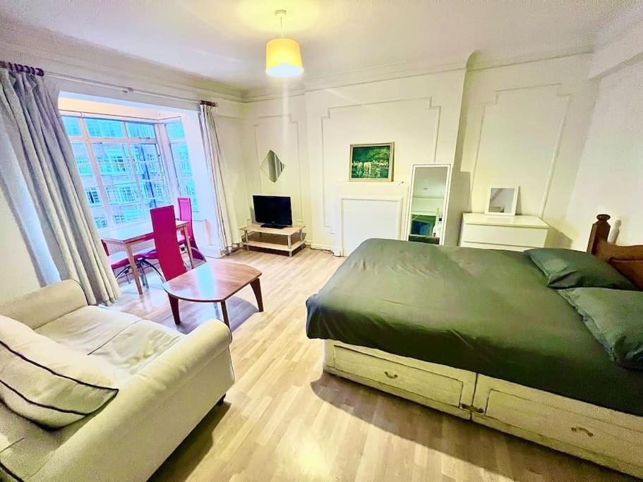 King-Sized Studio, 6Th Floor + Lift, Regent'S Park Londres Exterior foto